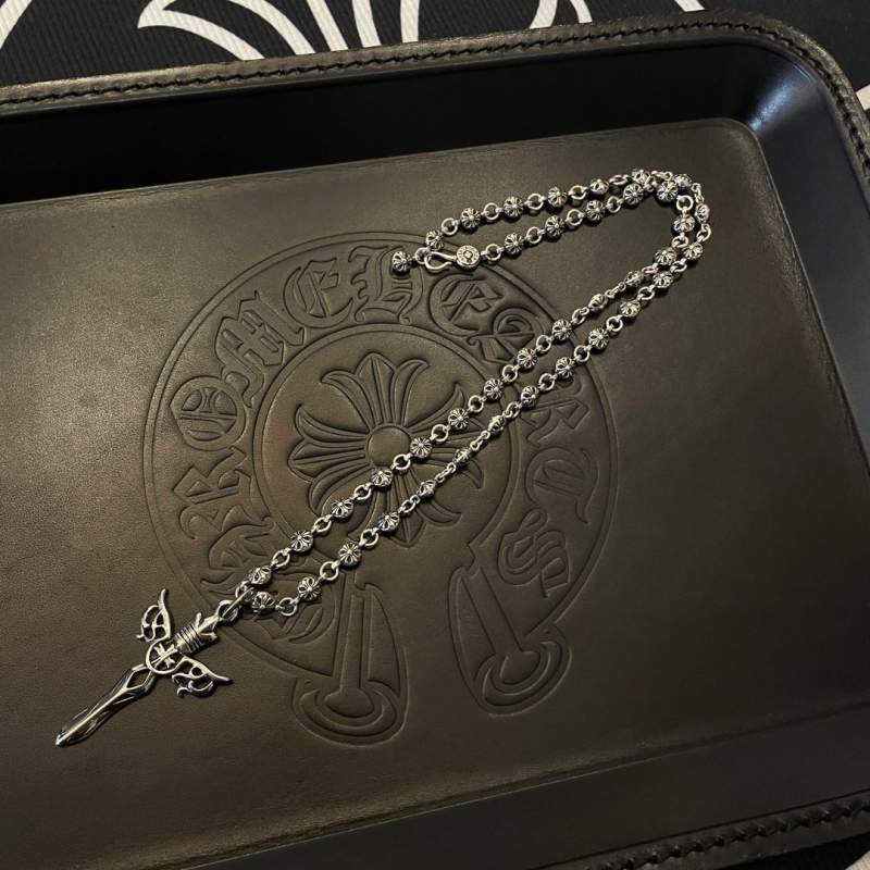 Ch**me He**ts necklaces
